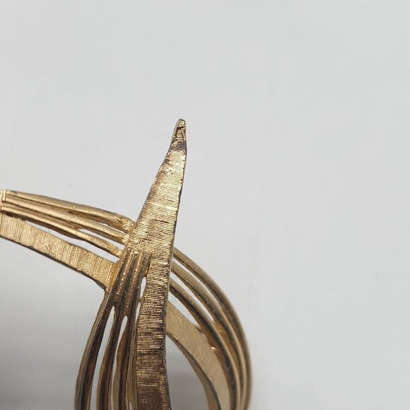 Vintage Boucher Gold Tone Ribbon Brooch Numbered Piece 8674 Circa 1960s - Picture 3 of 6